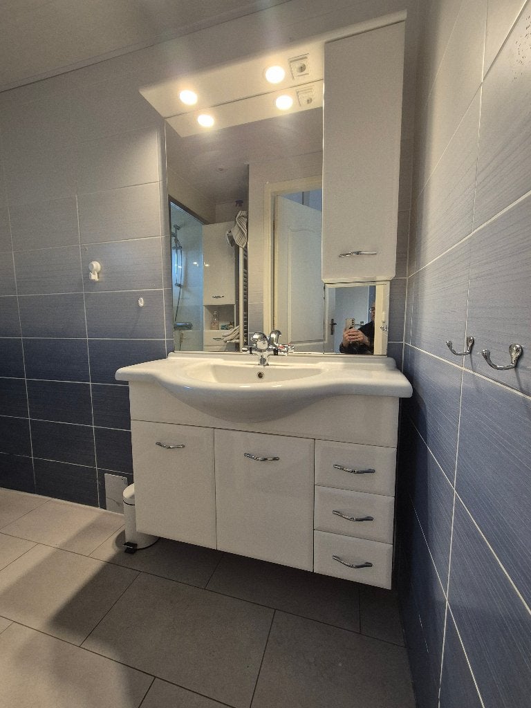 GRATIS BADMEUBEL WIT MET SPIEGELVERWARMING, Huis en Inrichting, Badkamer | Badkamermeubels, Ophalen, Gebruikt, 100 tot 150 cm