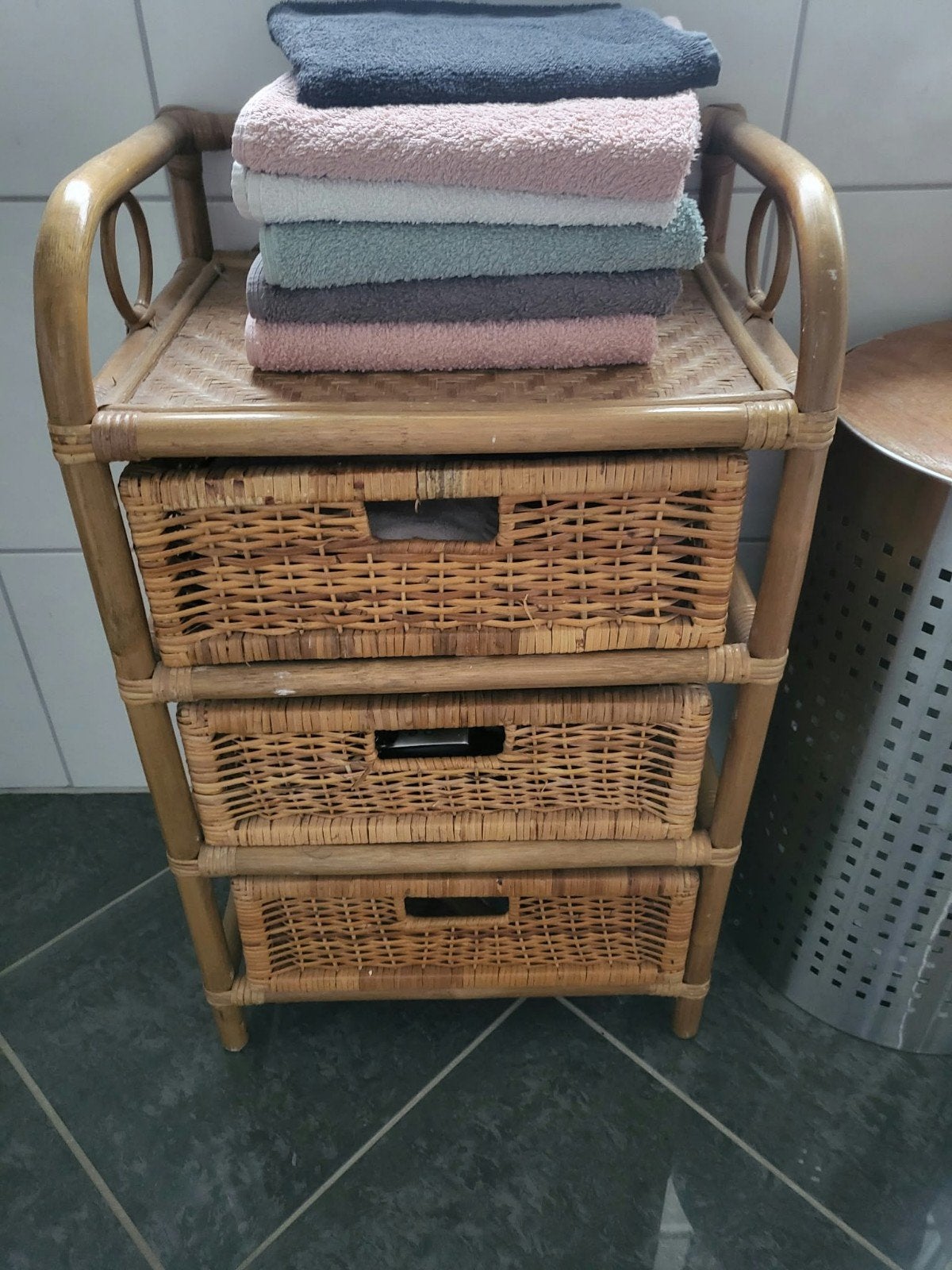 GRATIS RIETEN KASTJE, Ophalen, Minder dan 50 cm, 3 of 4 laden, Minder dan 100 cm