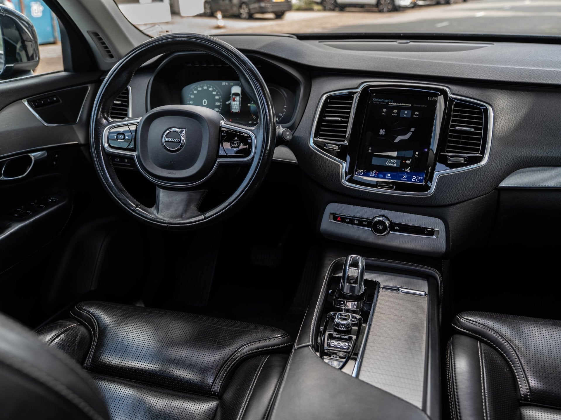 Volvo XC90 2.0 T8 Twin Engine AWD Inscription | 7 PERS | APP, Gebruikt, 1969 cc, 7 stoelen, Bedrijf