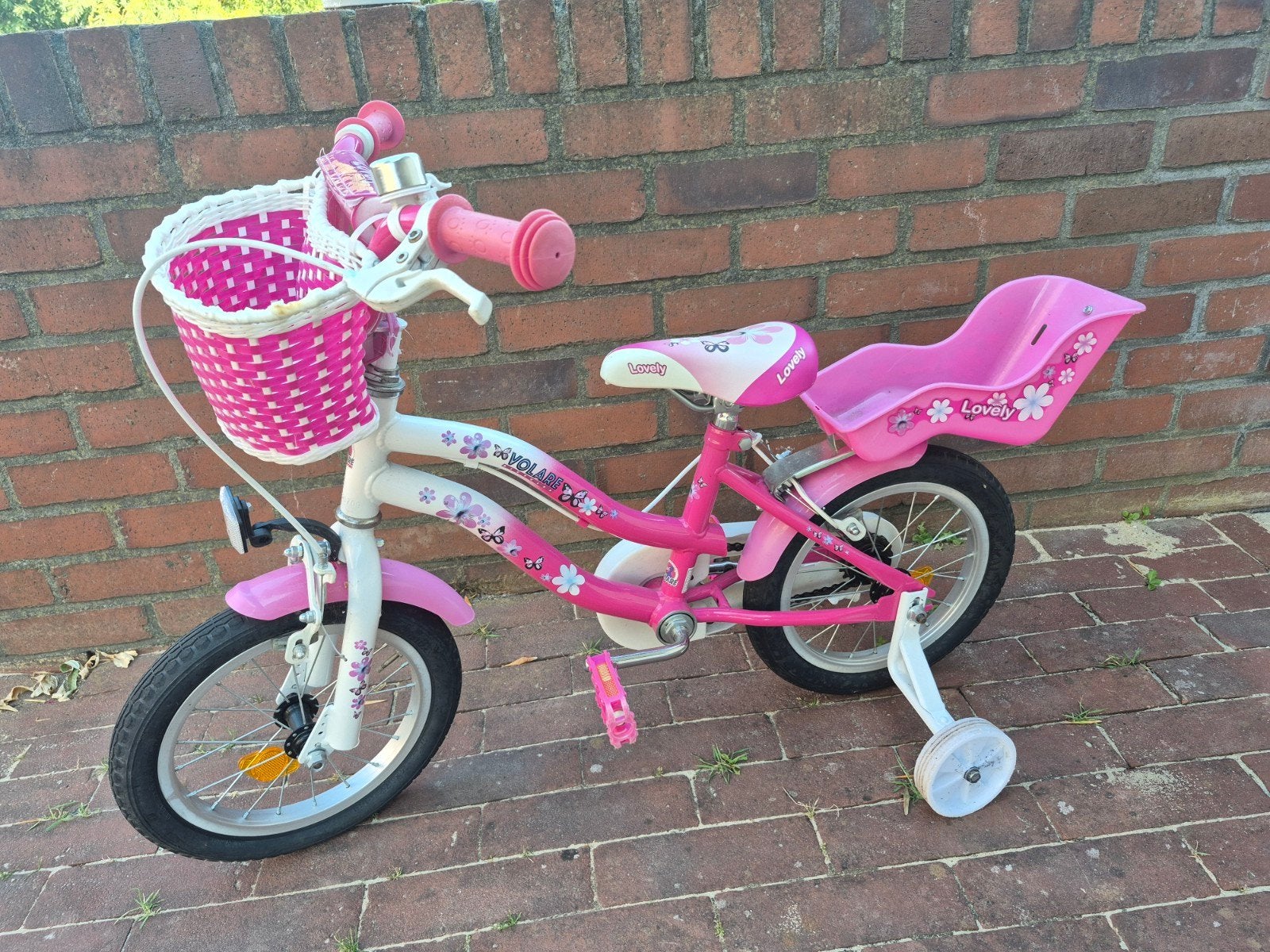 Kinderfietsje met accessoires en zijwieltjes 14 inch, Ophalen, Zijwieltjes, Gebruikt, Lovely
