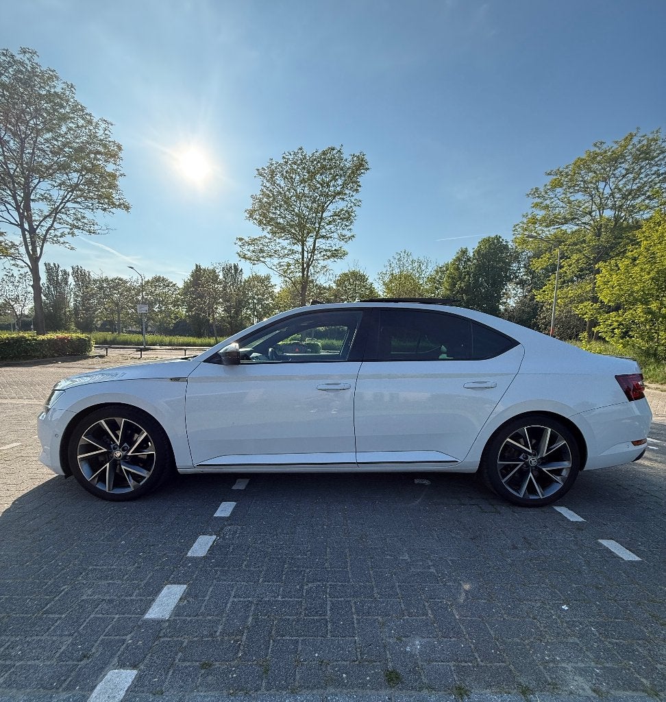 Skoda Superb 1.4 TSI 110KW My15 2017 Wit, Auto's, Voorwielaandrijving, 1295 kg, 4 cilinders, Alcantara