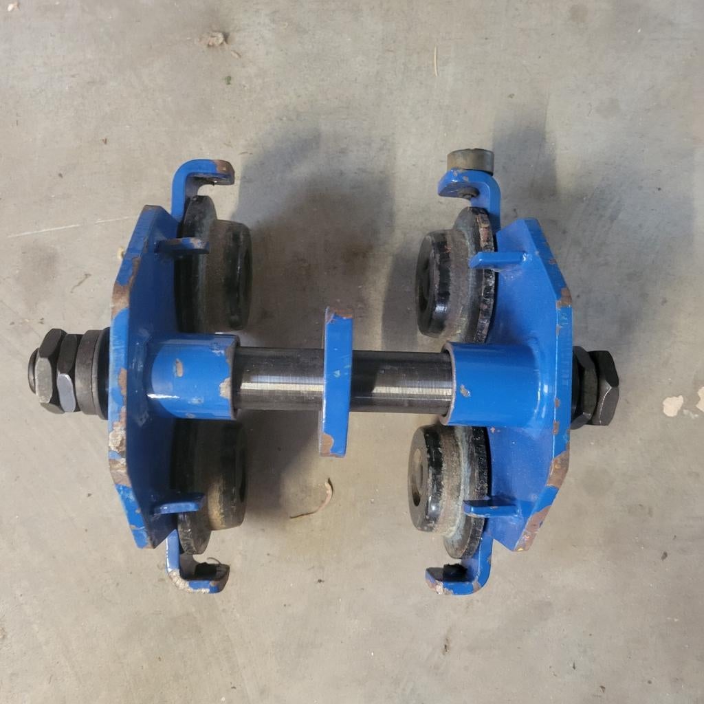 Planeta PTM1 Rolkat / Handloopkat 1000kg
Degelijke industrië, Ophalen