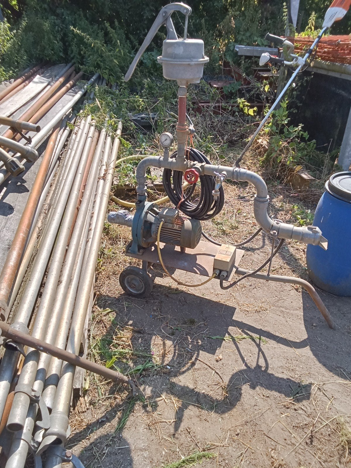 Beregeningsinstallatie+15 buizen, sproeiers en pomp, Ophalen of Verzenden