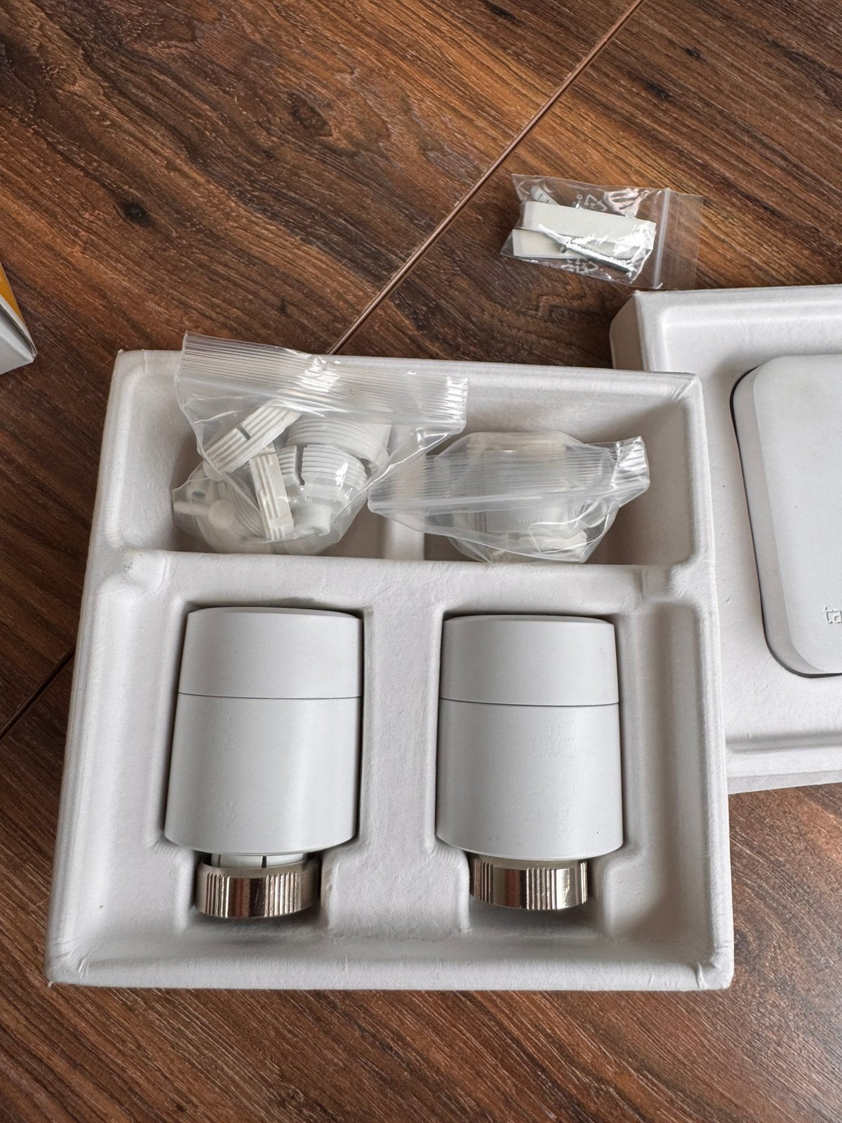 tado V3+ set | 2radiatorknoppen+temperatuursensor+bridge, Doe-het-zelf en Verbouw, Thermostaten, Ophalen of Verzenden, Zo goed als nieuw