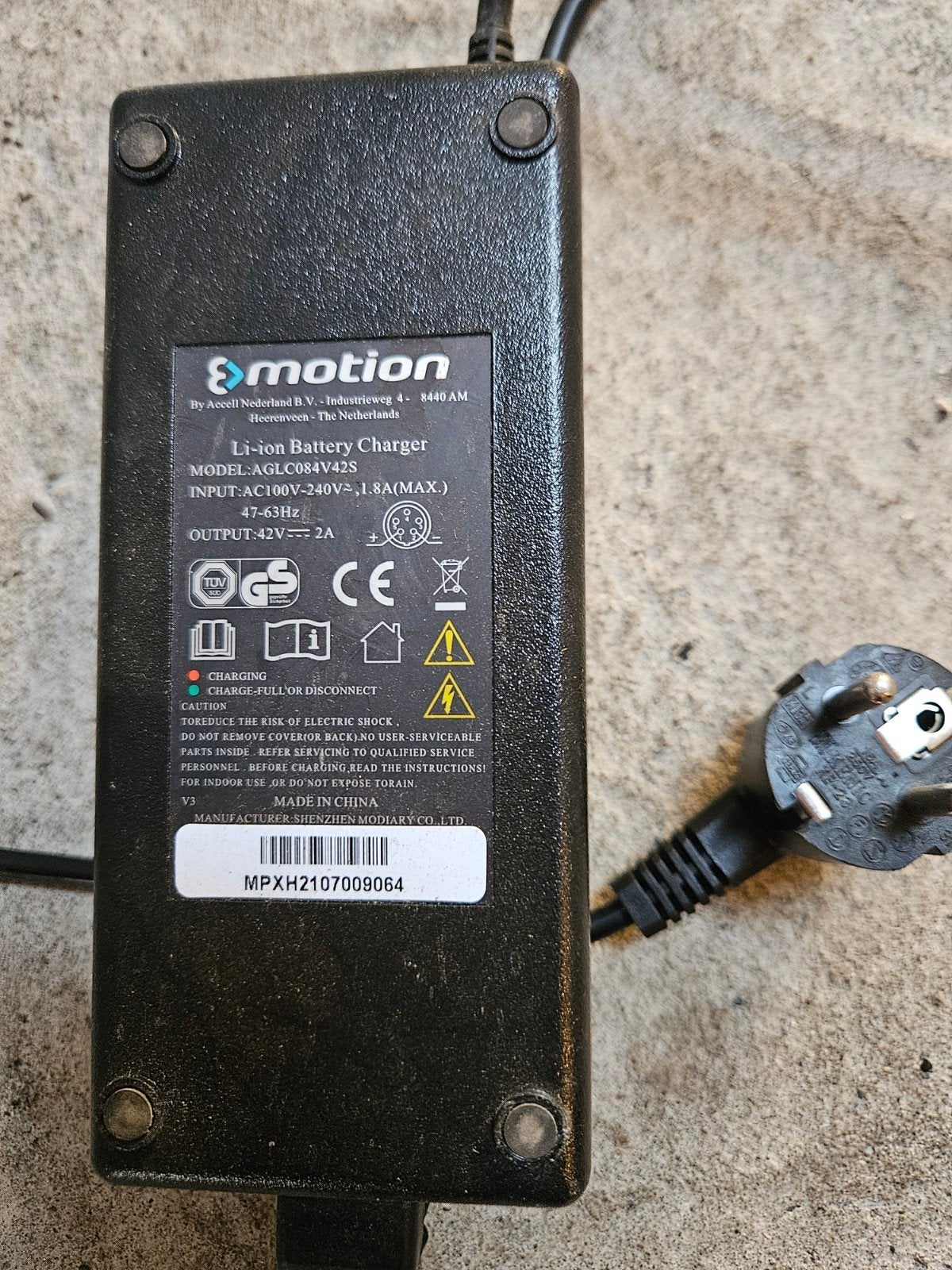 Universele acculader elektrische fiets Sparta Batavus, Ophalen of Verzenden, Gebruikt