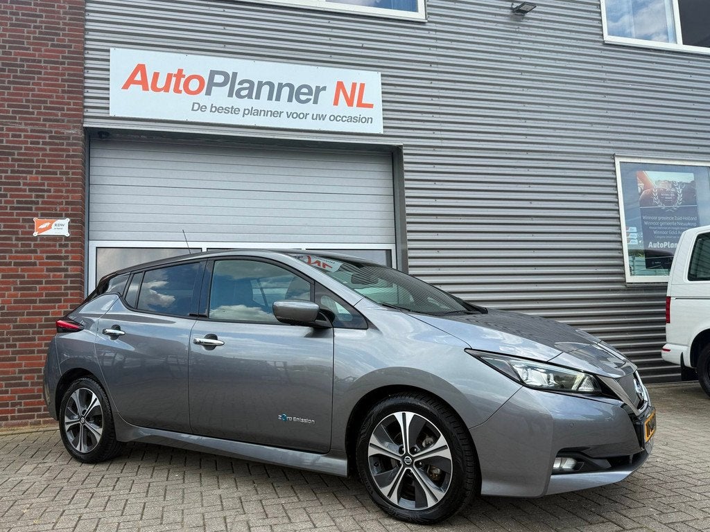 Nissan Leaf Tekna 40 kWh! 360 Camera! Bose! Navi!, Gebruikt, Zwart, 150 pk, Leder en Stof