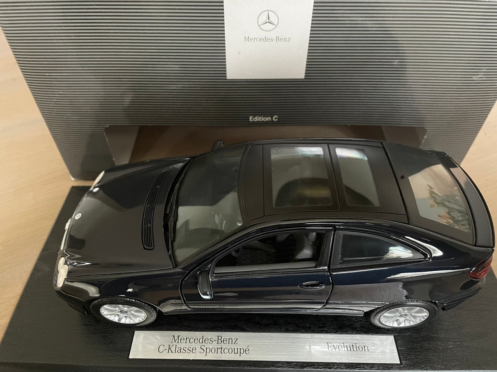 Mercedes Benz C Klasse Sportcoupé 1:18, Hobby en Vrije tijd, Modelauto's | 1:18, Ophalen of Verzenden, Zo goed als nieuw