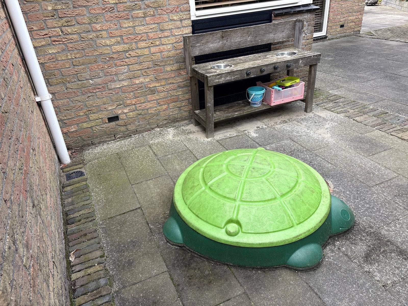 Buitenkeuken en zandbak voor kinderen, Ophalen, Gebruikt