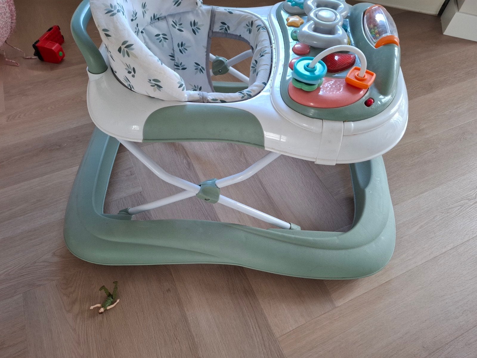 Babywalker met speelblad, Kinderen en Baby's, Speelgoed | Babyspeelgoed, Ophalen, Gebruikt, Overige typen, Met licht