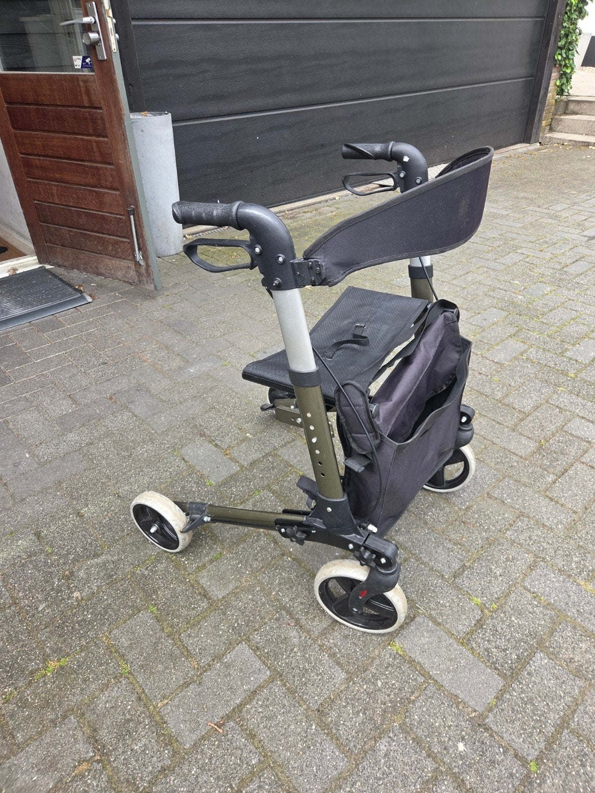 Lichtgewicht rollator, Ophalen, Lichtgewicht, Zo goed als nieuw