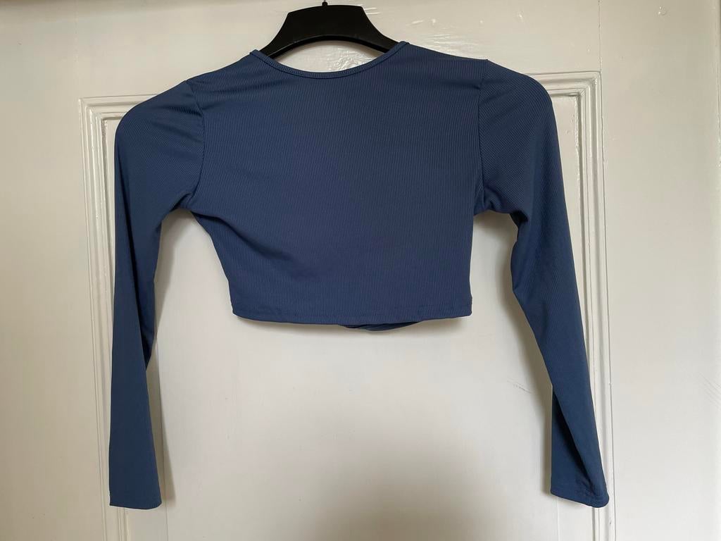 Blauwe geribbelde crop top met lange mouwen en open rug, Ophalen of Verzenden, Zo goed als nieuw