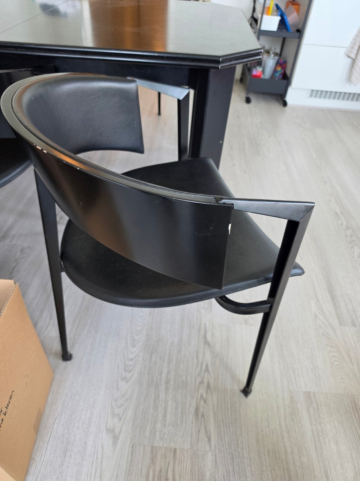 4x Postmoderne Memphis-stijl eetkamerstoelen / armstoelen, Ophalen