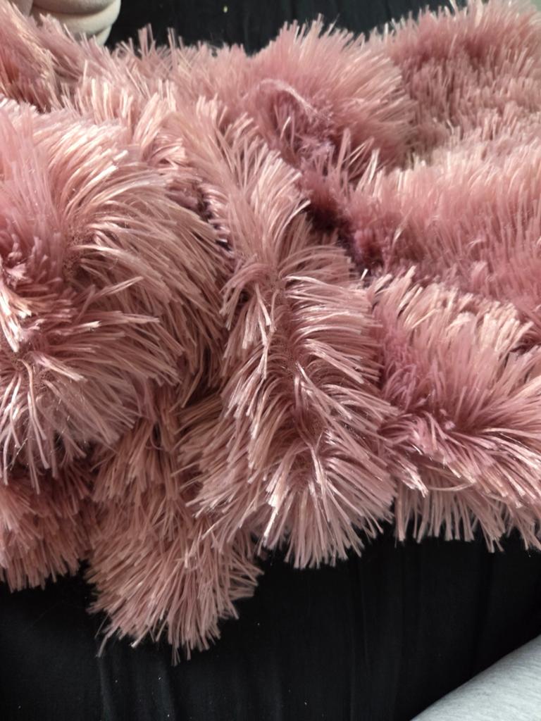 Roze pluizige stof, Huis en Inrichting, Woonaccessoires | Plaids en Woondekens, Ophalen of Verzenden, Gebruikt