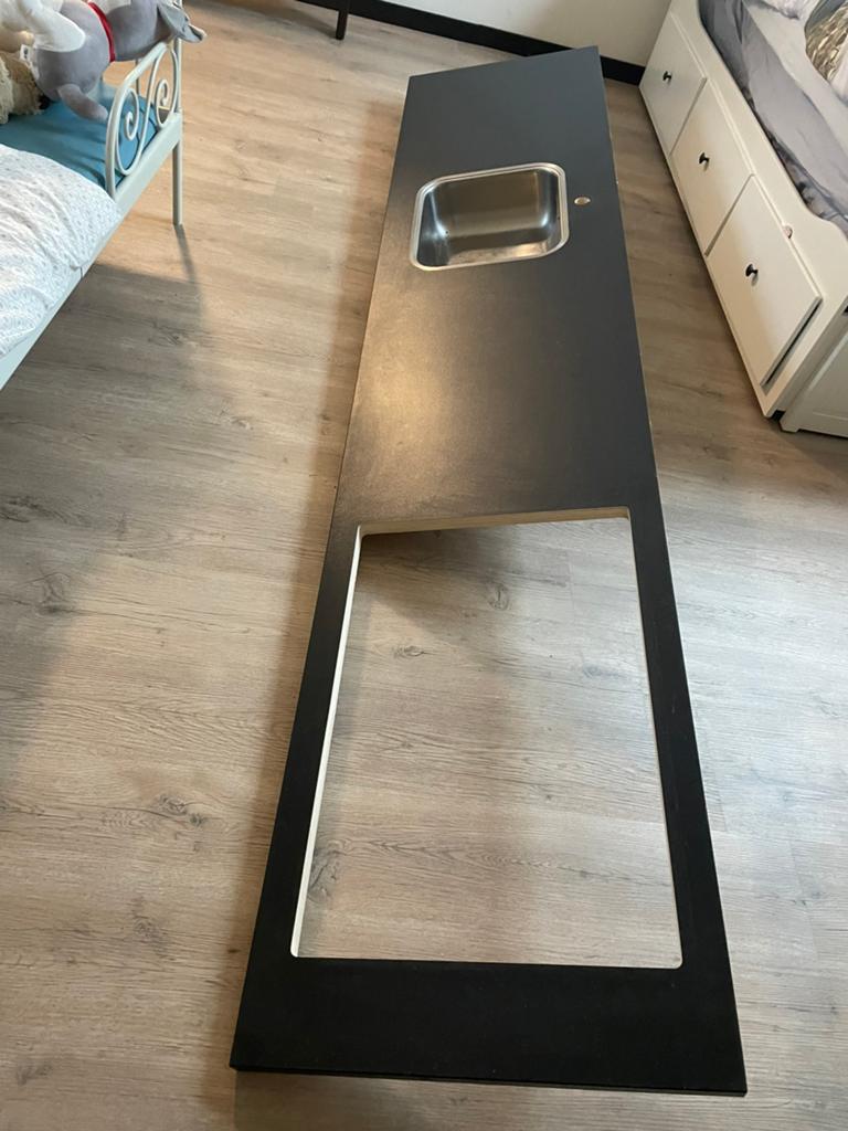 Als nieuw keukenblad zwart met spoelbak 280,5 cm, Huis en Inrichting, Keuken | Keukenelementen, Ophalen, Zwart, Zo goed als nieuw