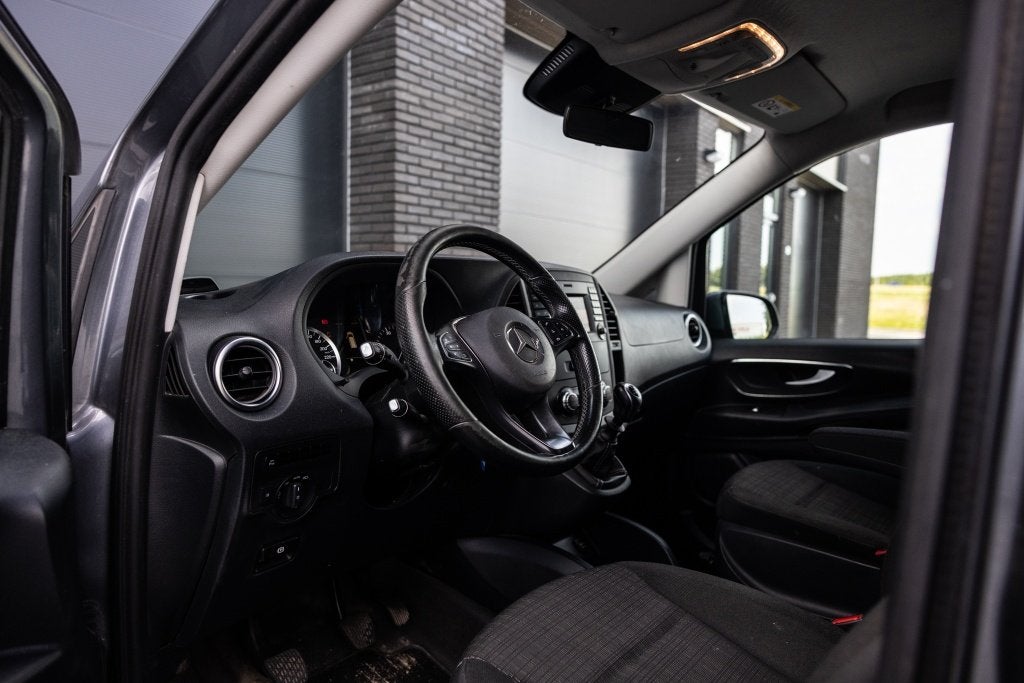 Mercedes-Benz Vito 114 CDI Lang | LED | Camera | Imperiaal |, Gebruikt, 4 cilinders, Bedrijf, Zilver of Grijs