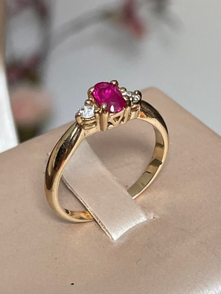 Vergulde ring met een robijn, Overige materialen, Ophalen of Verzenden, Zo goed als nieuw, 17 tot 18