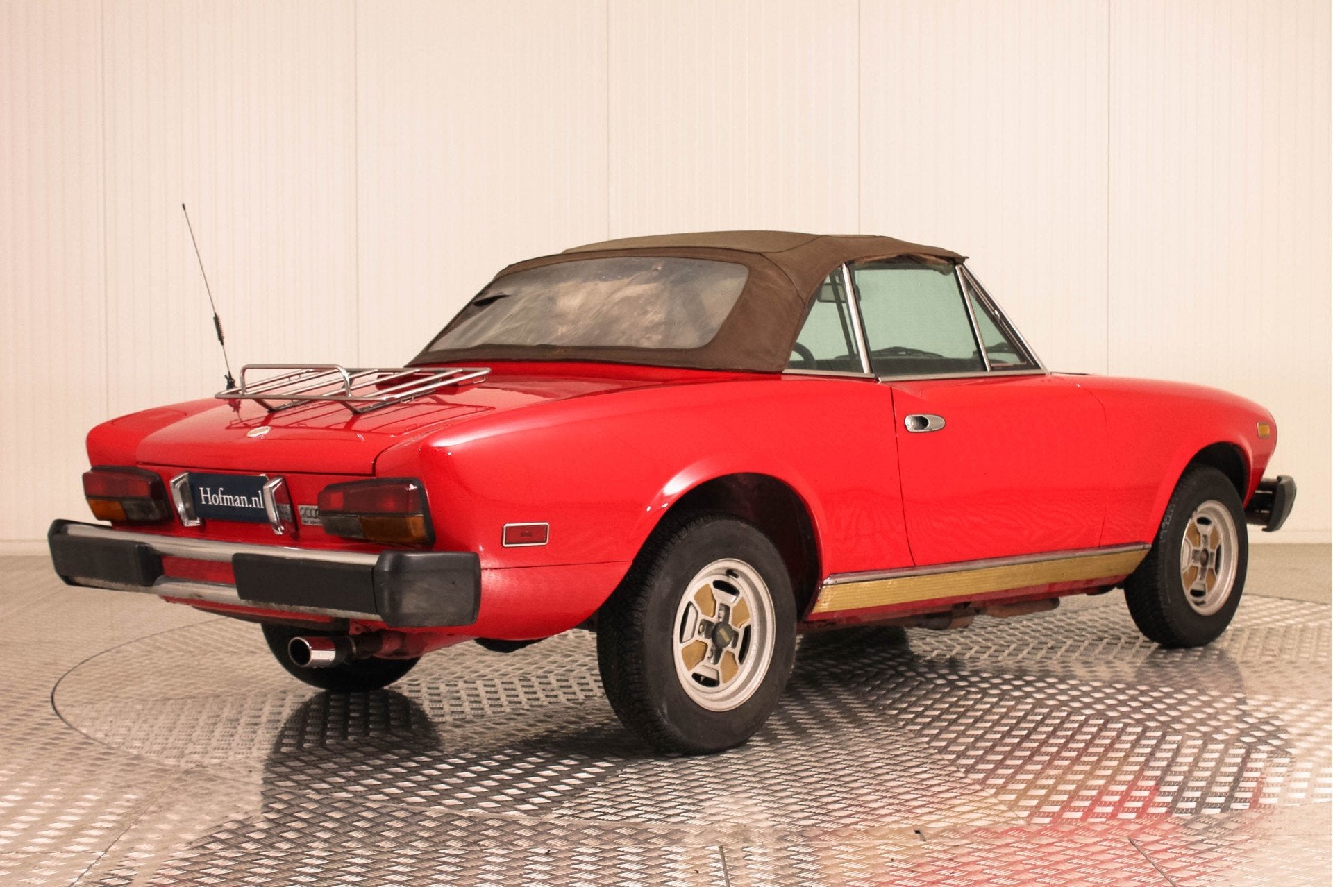 Fiat 124 Spider 2000 injectie (bj 1981), Achterwielaandrijving, 4 cilinders, Cabriolet, Bedrijf