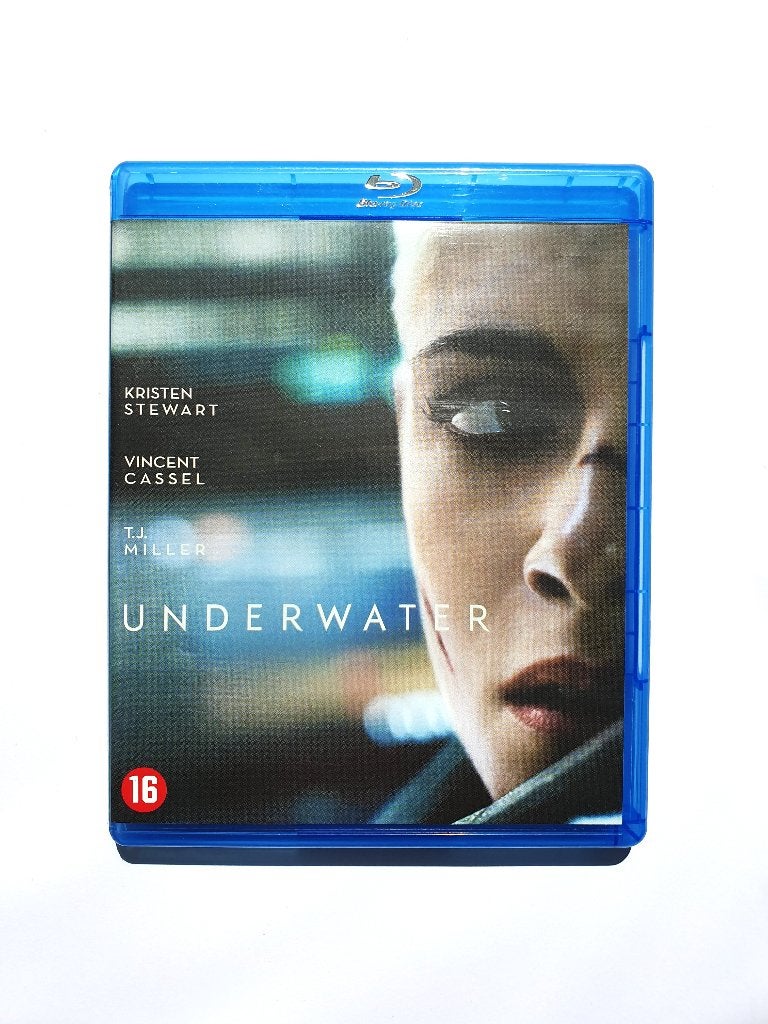 Underwater, Ophalen of Verzenden, Zo goed als nieuw, Thrillers en Misdaad