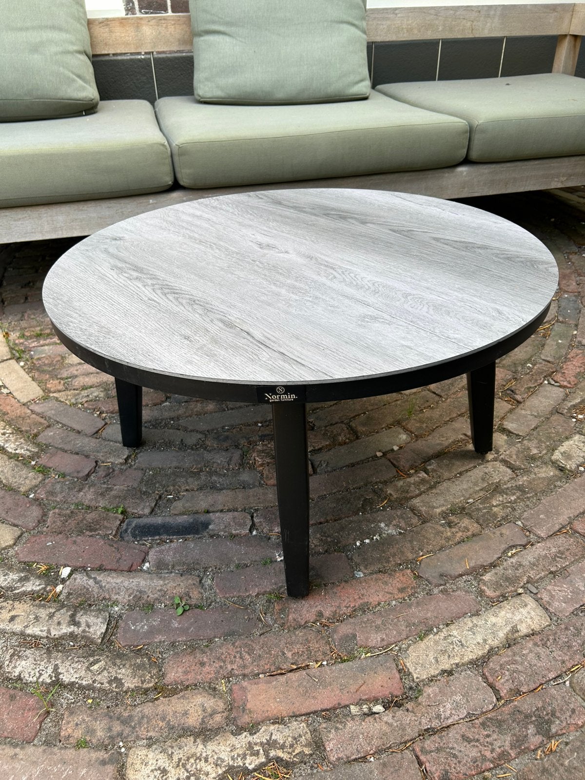 Normin Mykonos bijzettafel Ø73 cm – als nieuw, Tuin en Terras, Ophalen, Zo goed als nieuw, Rond, Aluminium