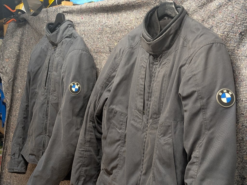 2x BMW motorjassen  BOULDER mt. 50 en 52 incl.rugbeschermers, Ophalen of Verzenden, Tweedehands, Jas | textiel, Bmw motorrad