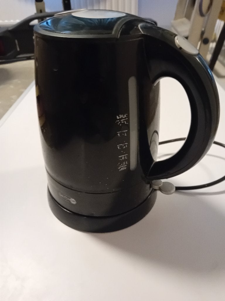 Electrische Waterkoker, 1 tot 2 liter, Ophalen, Zo goed als nieuw, Draadloos