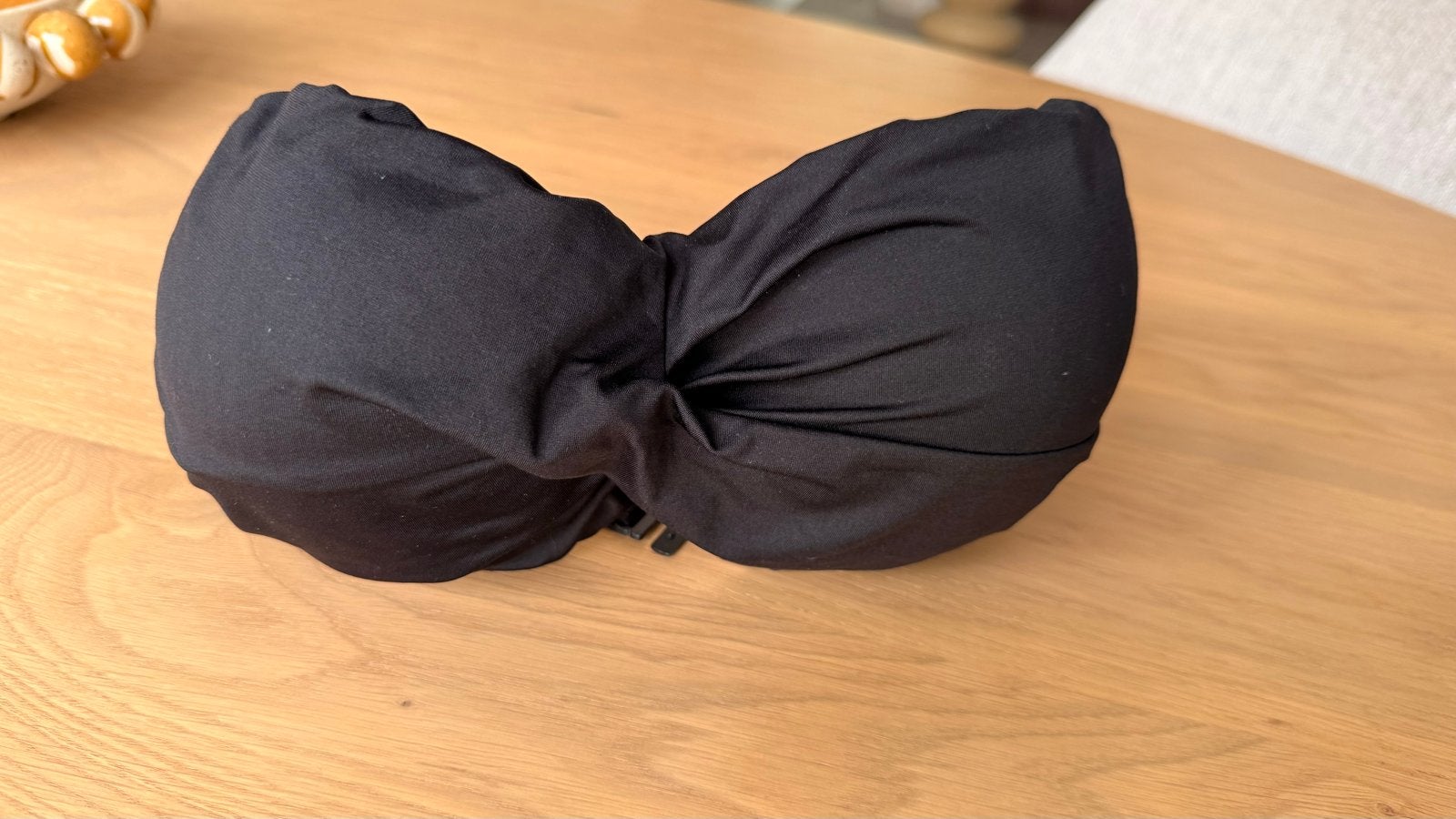 Cyell Zwarte Bandeau Bikini Top - Maat 40D, Kleding | Dames, Badmode en Zwemkleding, Ophalen of Verzenden, Zo goed als nieuw, Zwart