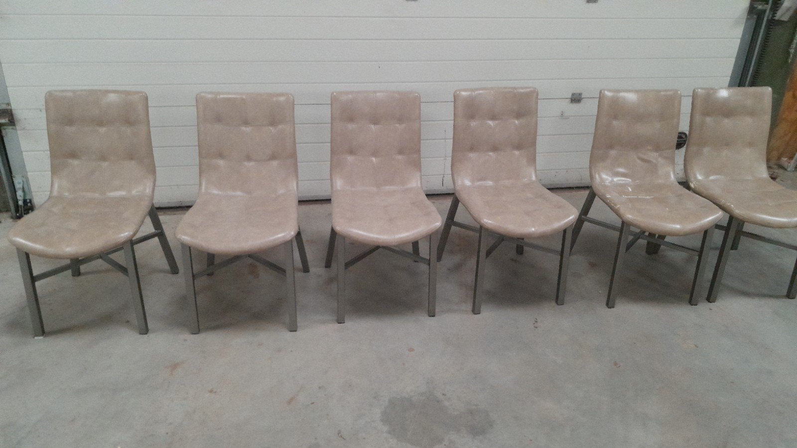 Te koop 6 keuken stoelen metalen frame en kunstleder bekledi, Ophalen of Verzenden