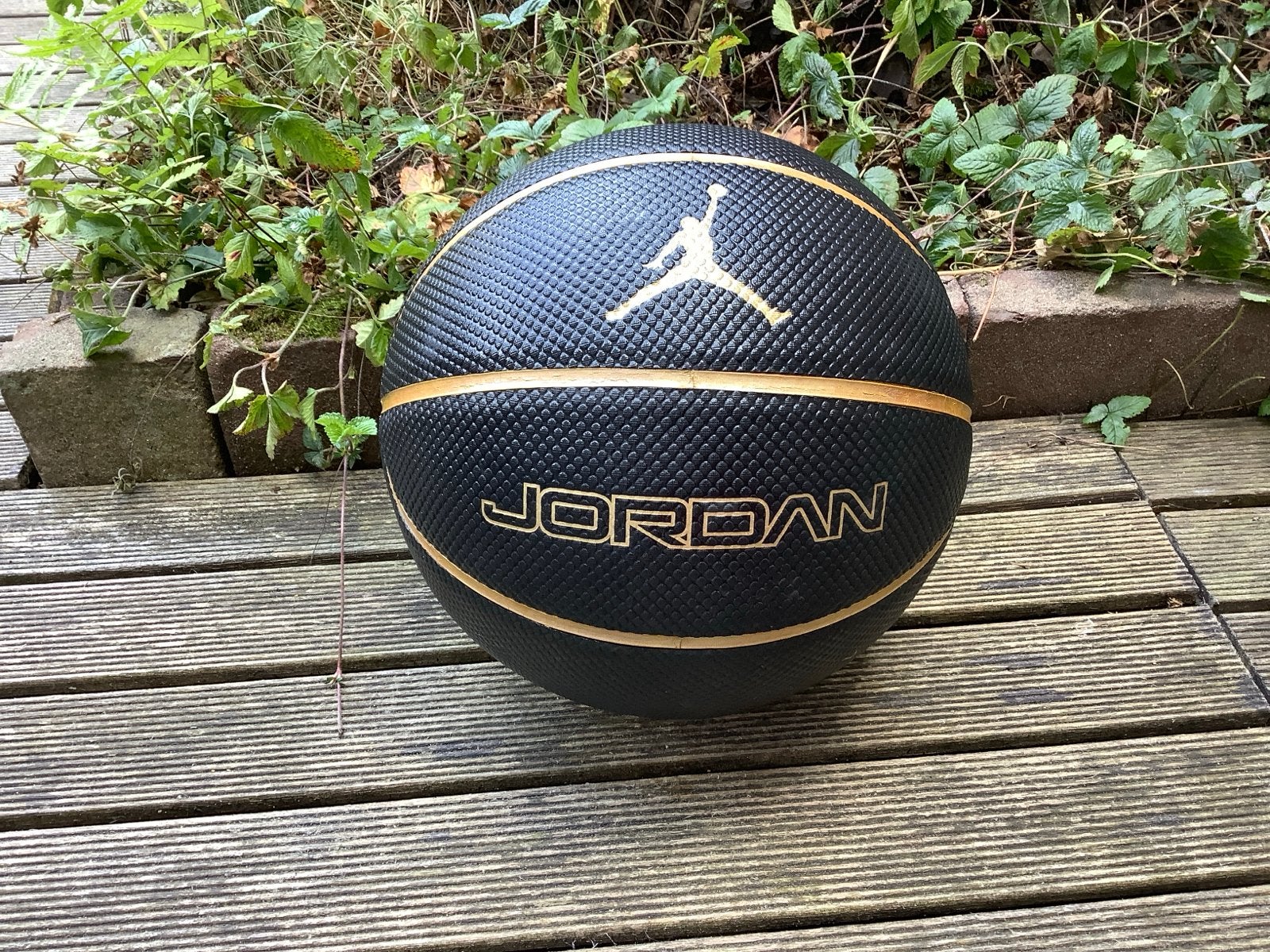 Jordan Legacy 2.0 8P Basketbal Zwart/Goud - Zo goed als nieu, Ophalen, Zo goed als nieuw, Bal