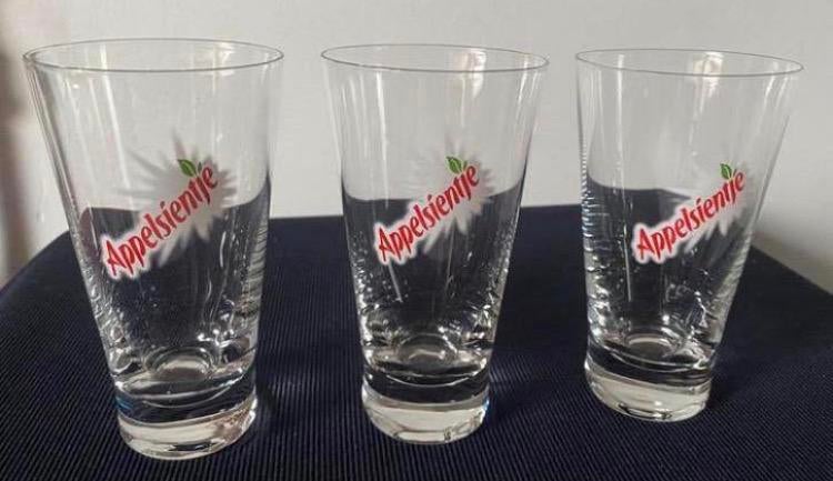 3x Appelsientje sinaasappel glas. Hoogte 13,5 cm., Ophalen of Verzenden, Zo goed als nieuw, Frisdrankglas