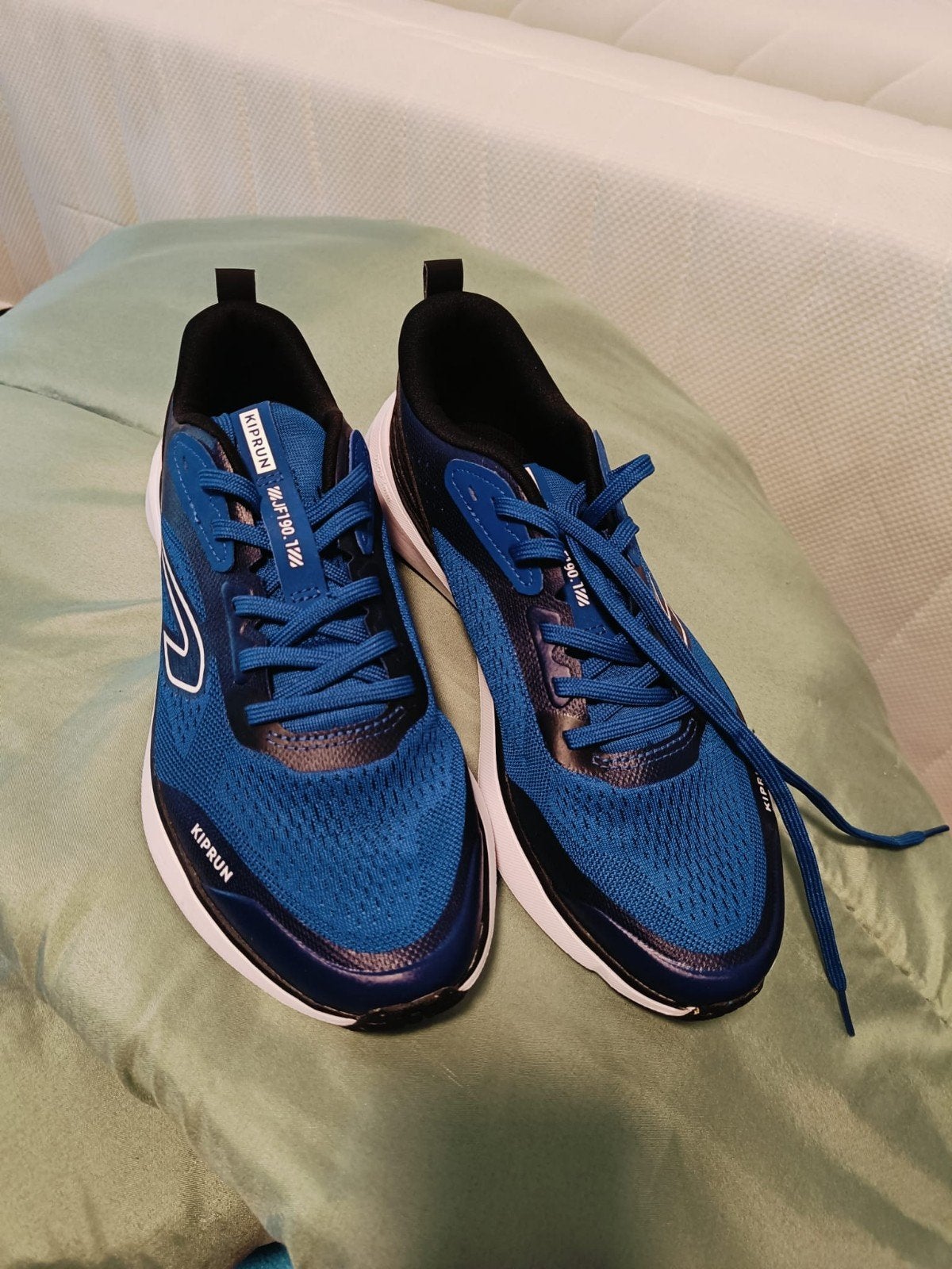 Kiprun NIEUW mt 41, Sport en Fitness, Loopsport en Atletiek, Ophalen, Nieuw, Hardloopschoenen, Overige merken