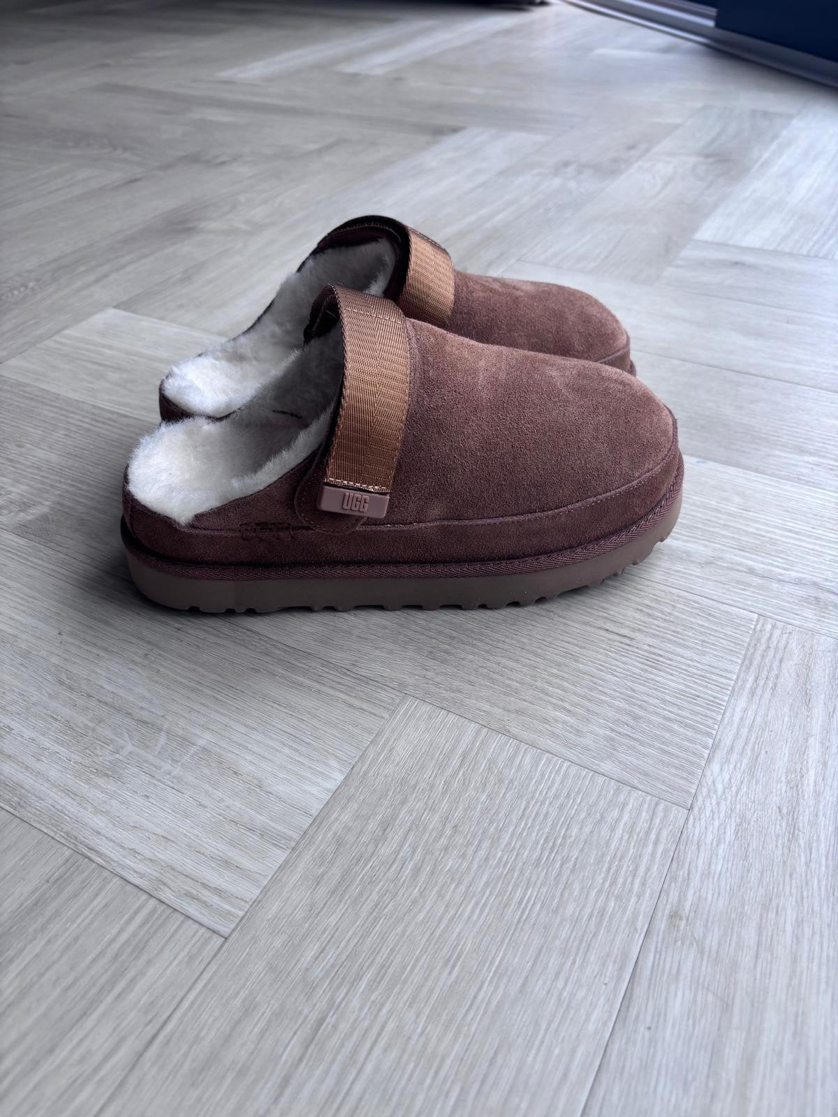 UGG  Goldenstar Clog Chestnut, maat 37/38, UGG, Bruin, Nieuw, Ophalen of Verzenden