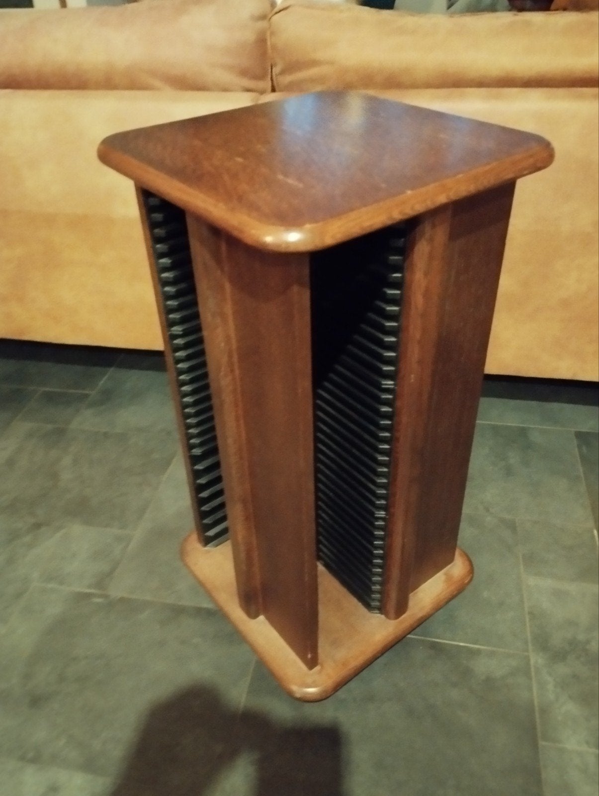 cd kast van donker eikenhout, Ophalen, Gebruikt, Hout, Cd's