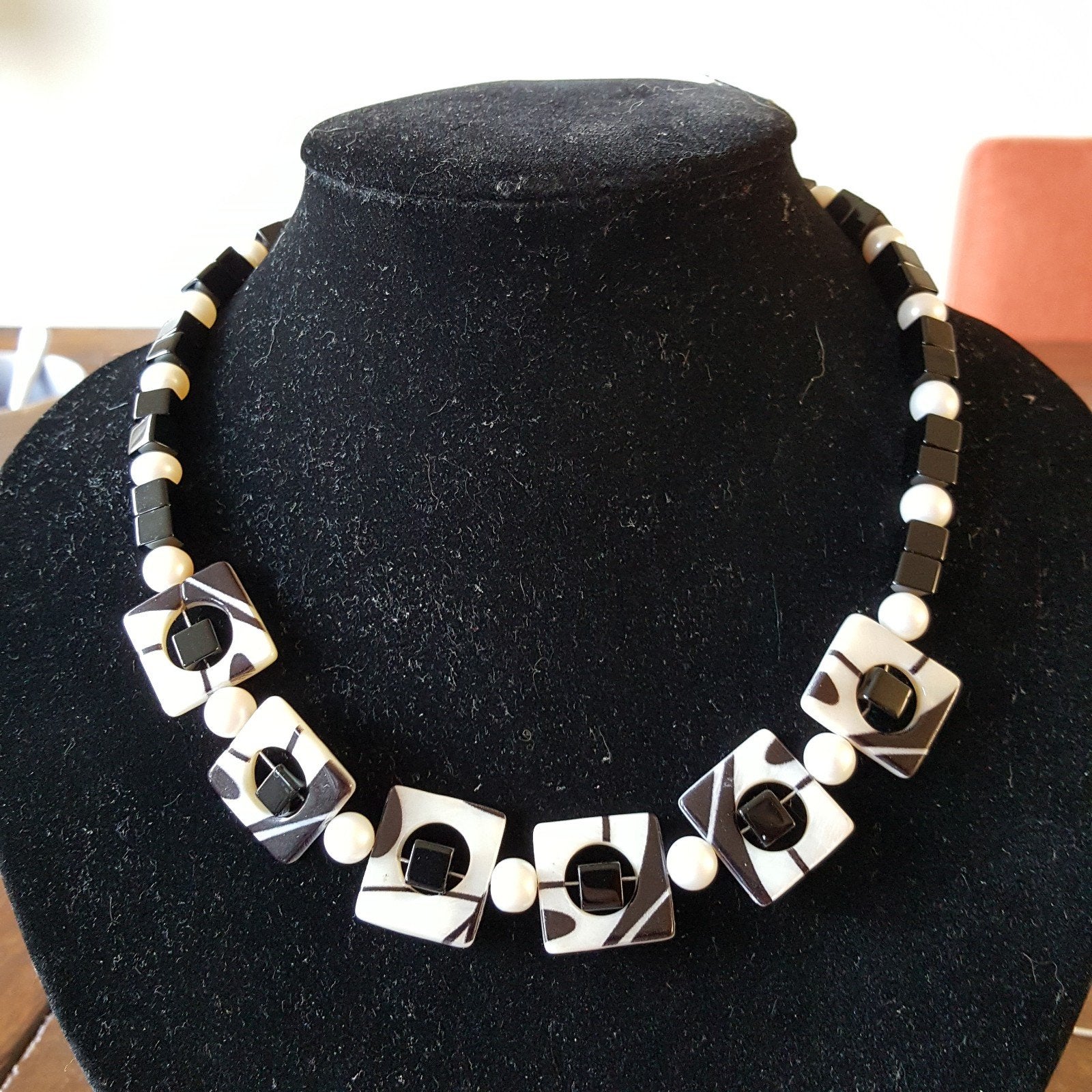 Mooie nieuwe ketting,witte zoetw.parels,parelmoer,Onyx, Sieraden, Tassen en Uiterlijk, Kettingen, Nieuw, Steen of Mineraal, Zwart