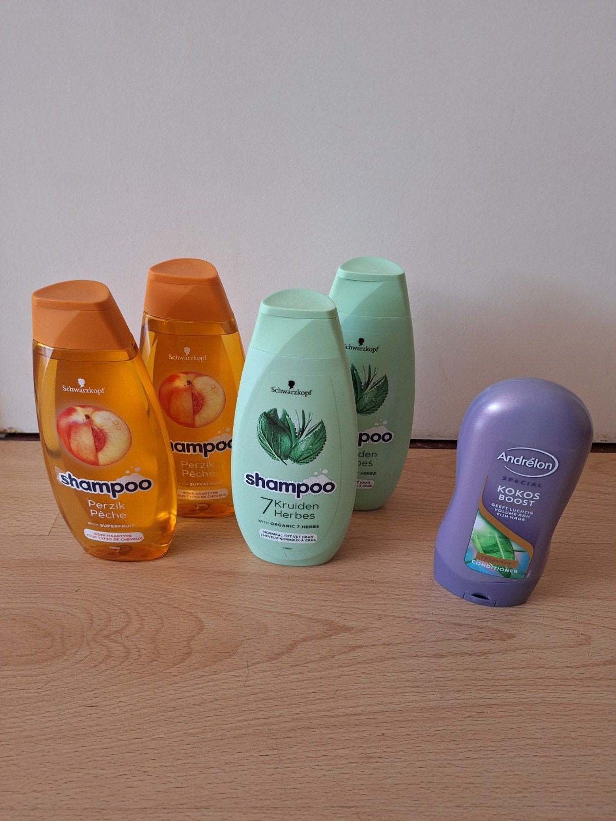 shampoos 1 € p/s en 1 conditioner 1,50 €, alles samen: 5 €, Ophalen, Nieuw, Bad & Douche