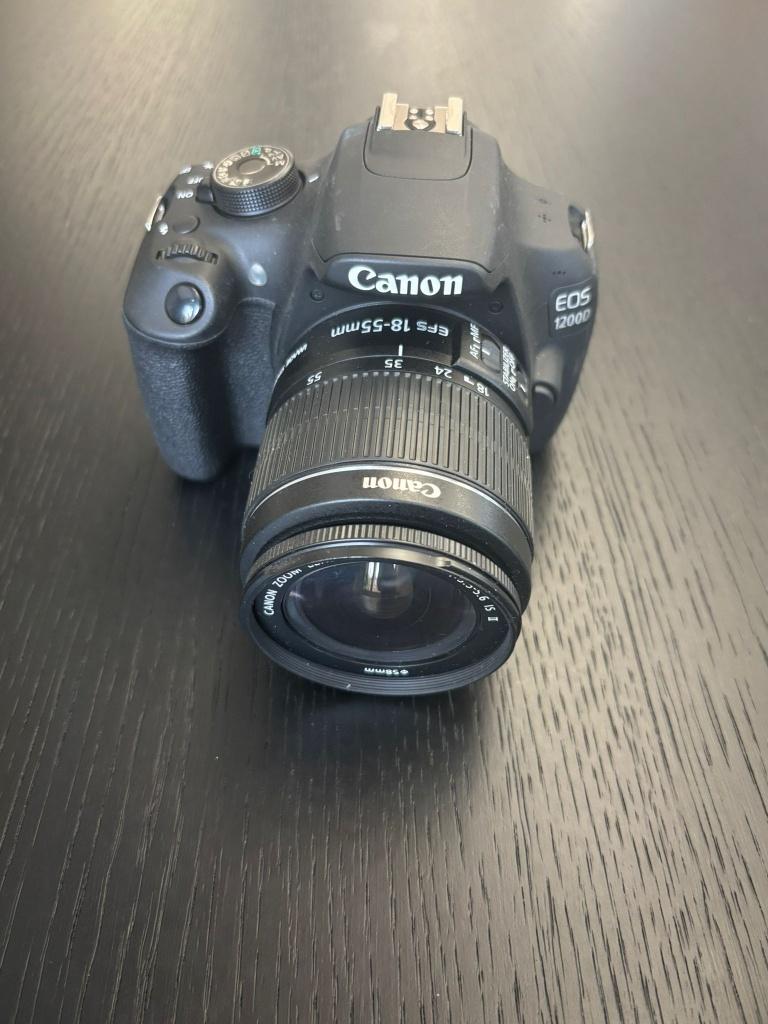 Canon EOS 1200D Spiegelreflexcamera + 18-55mm lens, Gebruikt, Spiegelreflex, Canon, Ophalen of Verzenden