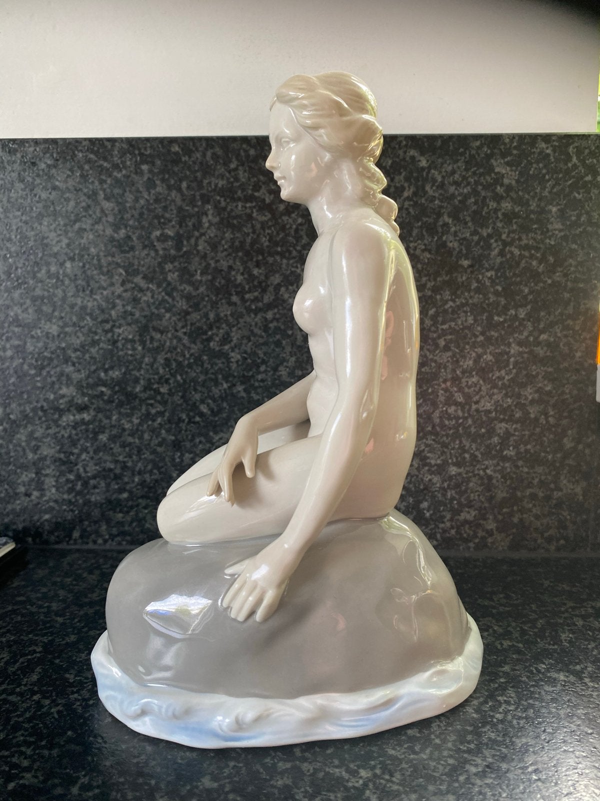 Aardgodin Gea Capodimonte stijl beeld 23 cm gemerkt, Ophalen of Verzenden, Steen of Keramiek, Beeld, Meerkleurig