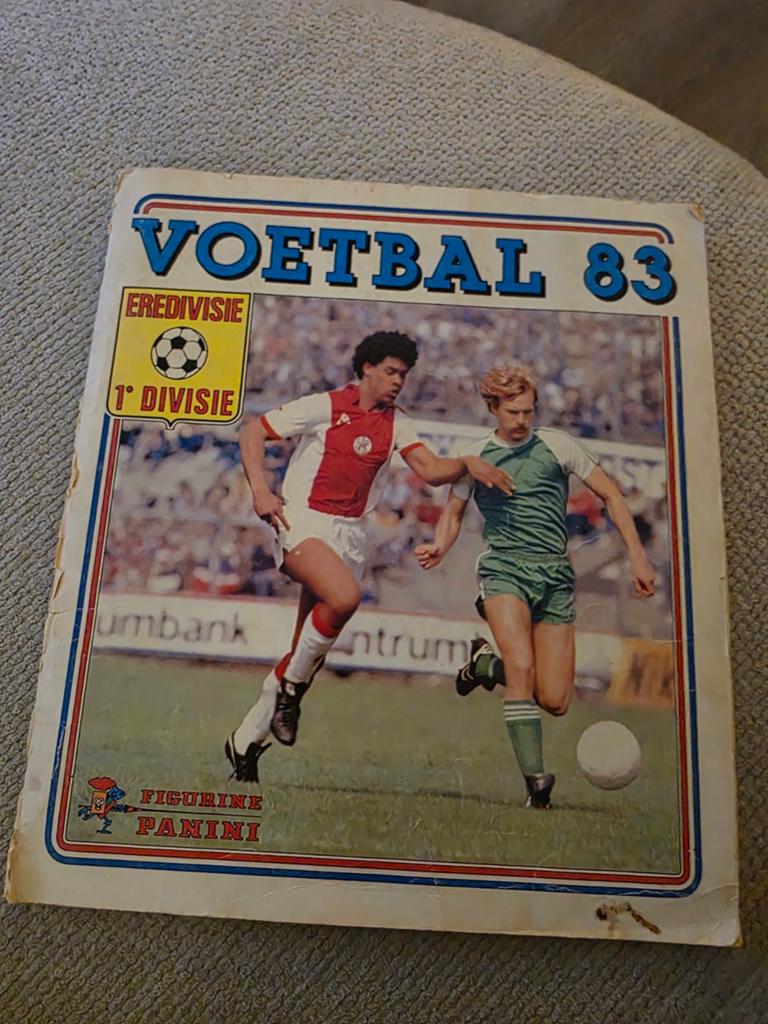 Pagina voetbal 83 helemaal compleet, Ophalen of Verzenden, Zo goed als nieuw, Sport