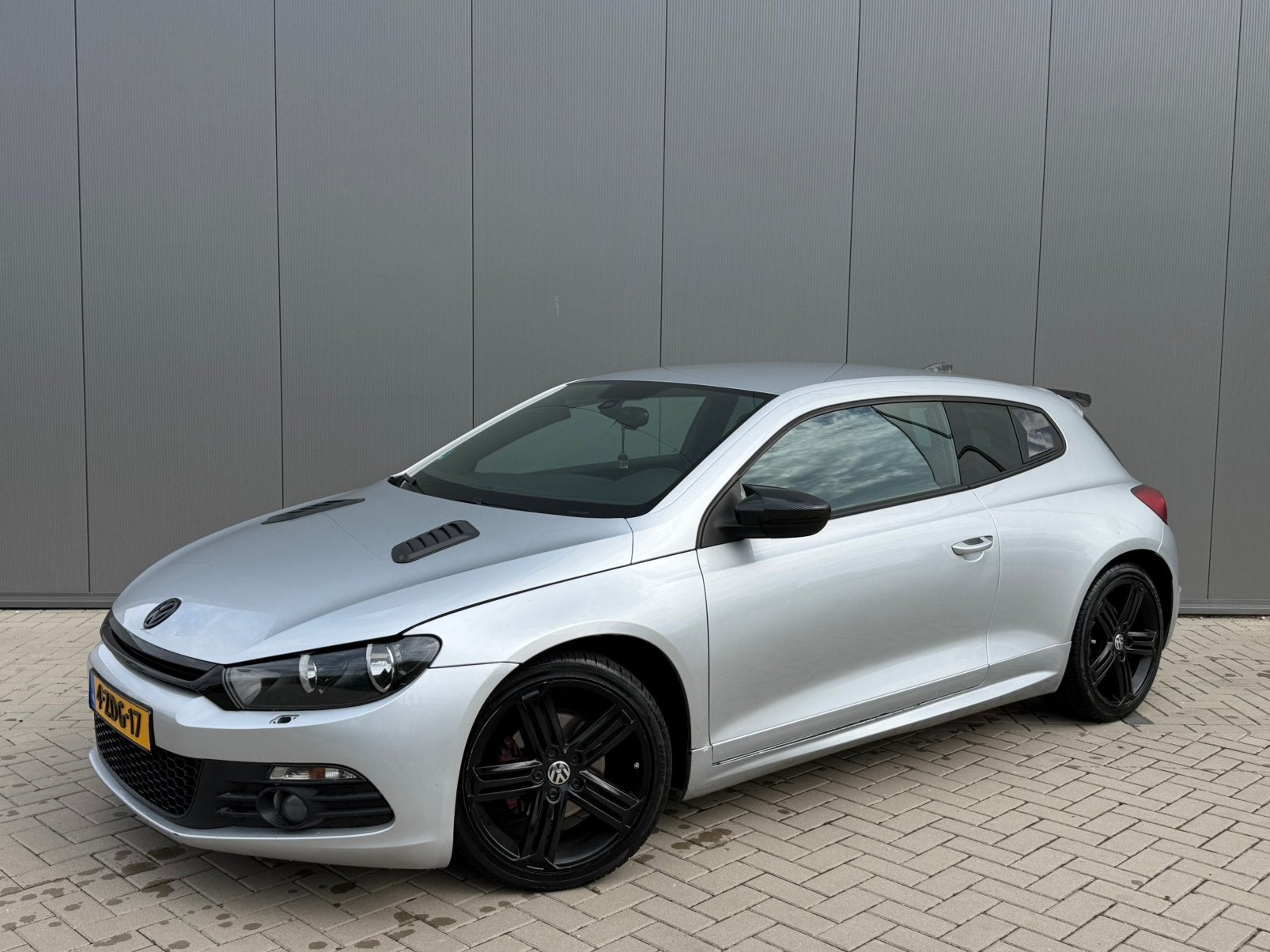 Volkswagen scirocco 1.4 TSI 160 pk 2010 NW APK, Voorwielaandrijving, Zwart, 4 cilinders, 157 pk
