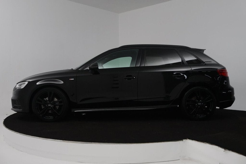 Audi A3 Sportback 35 TFSI CoD Advance Sport (BLACK PACK, VIR, Auto's, Audi, 4 cilinders, 150 pk, Leder en Stof, Zwart