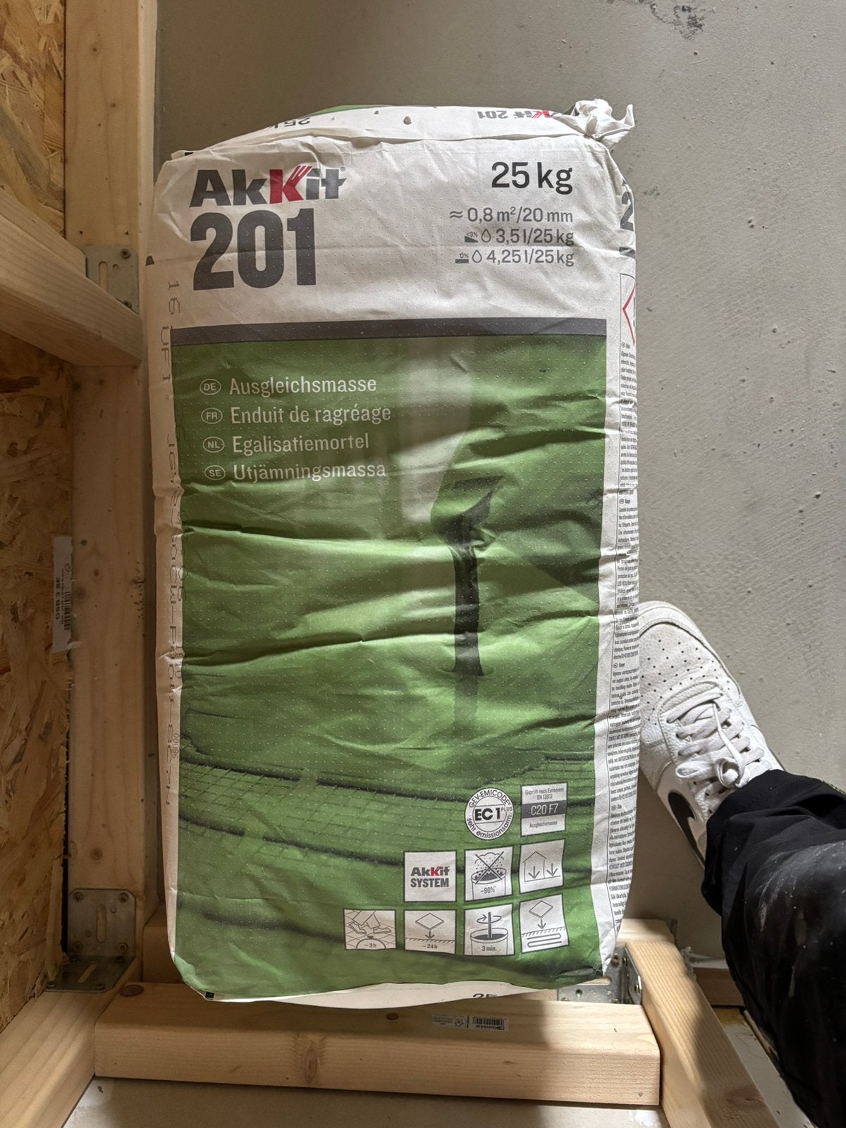 Akkit 201 egaline 3pakken 25kg, Doe-het-zelf en Verbouw, Ophalen, 50 tot 150 cm, Zo goed als nieuw, 10 m² of meer