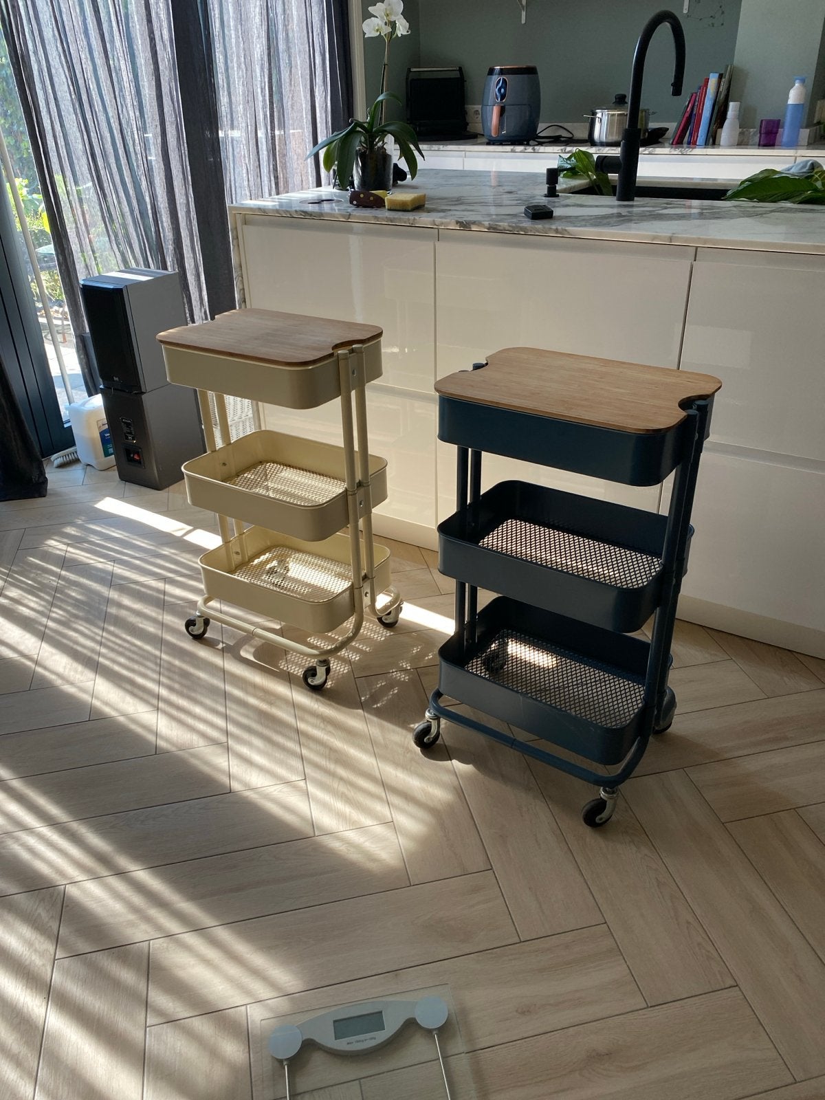 IKEA RÅSKOG roltafels met houten blad 25,— p st, Ophalen, Gebruikt