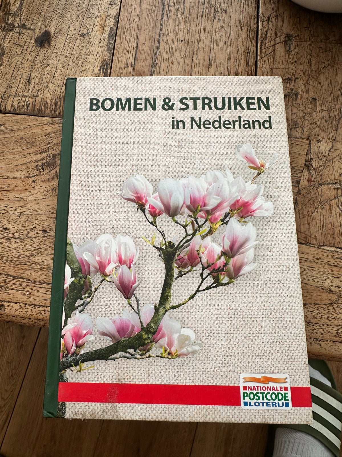 Bomen & Struiken in Nederland - Nationale Postcode Loterij, Ophalen of Verzenden, Zo goed als nieuw, Bloemen, Planten en Bomen