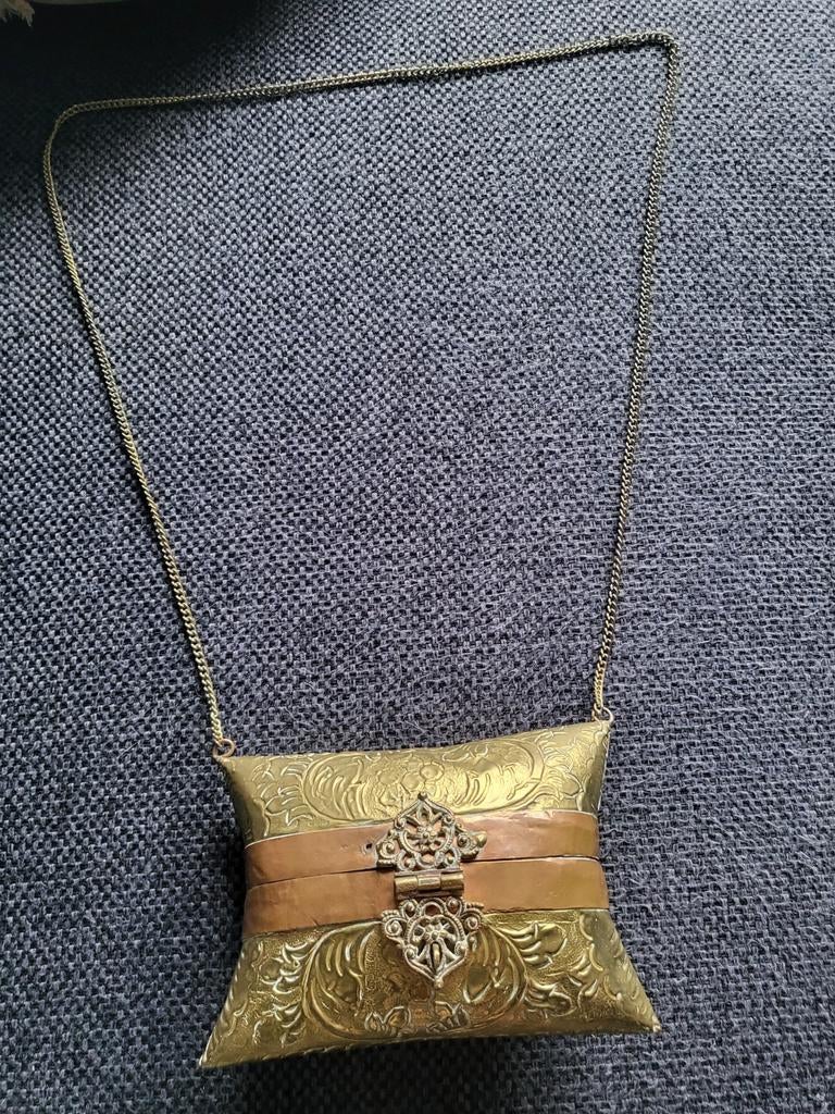 brons en koper tasje, Ophalen of Verzenden, Zo goed als nieuw, Goud, Overige materialen