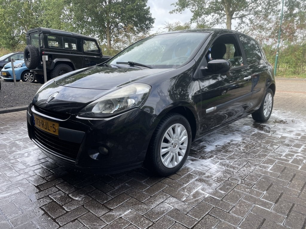 Renault Clio 1.5 dCi Parisienne APK 9-2027 (bj 2011), Auto's, Euro 5, Gebruikt, Metallic lak, 4 cilinders