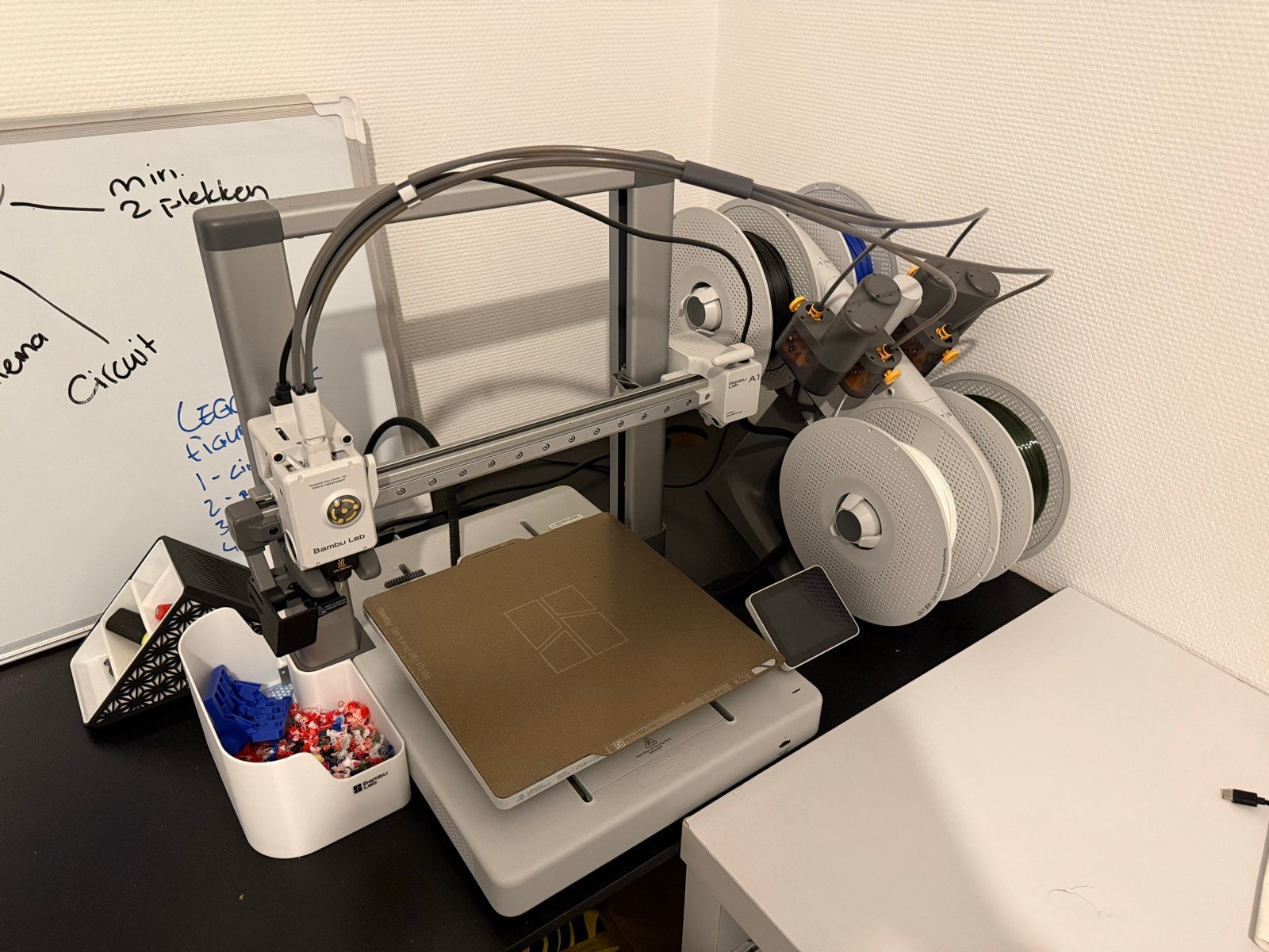 ZGAN Bambu Lab A1 3D-printer met AMS, Ingebouwde Wi-Fi, Ophalen of Verzenden, Zo goed als nieuw, Filament