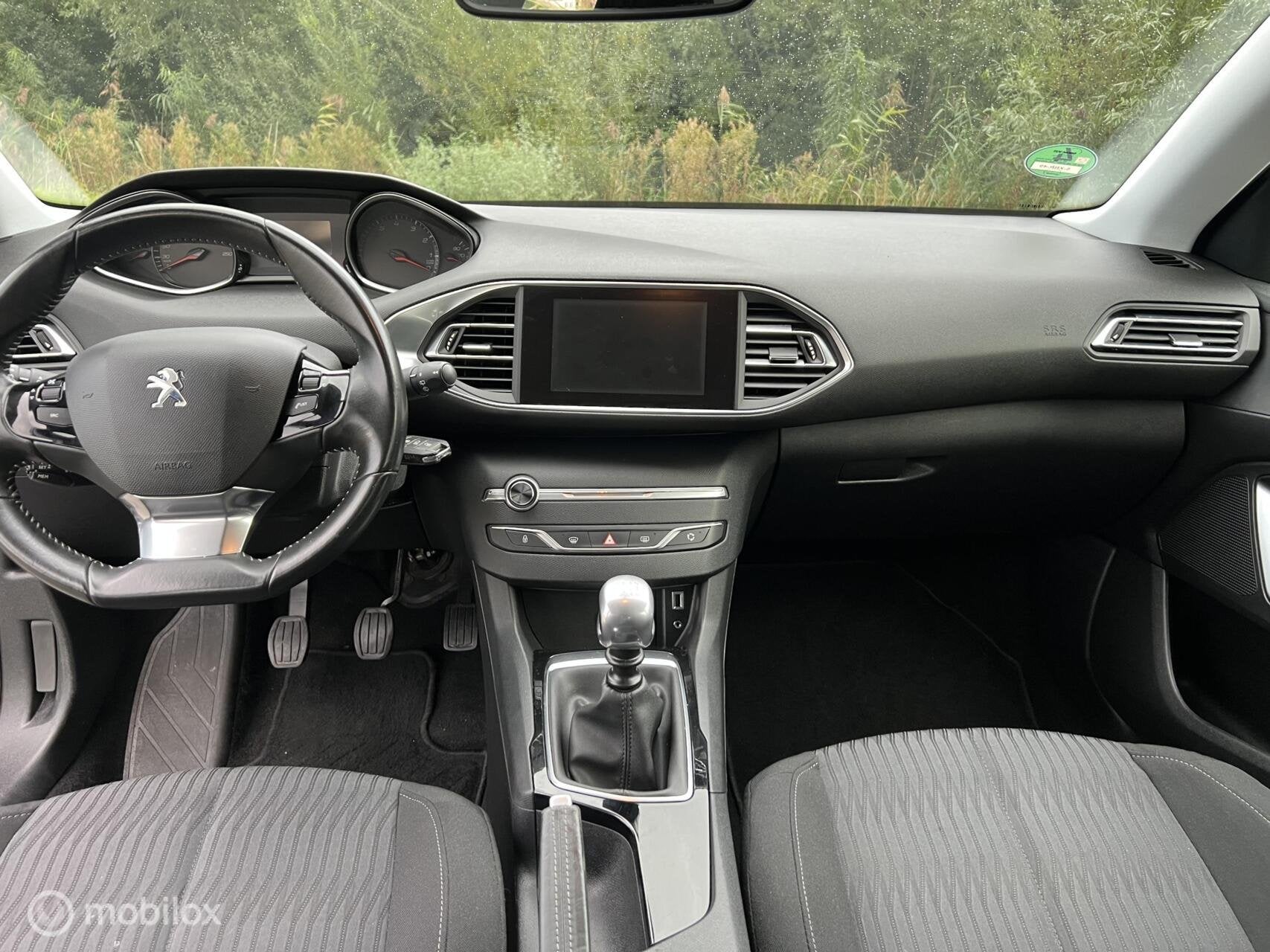 Peugeot 308 SW 1.2 e-THP / DB riem vv / Airco / Navi/ NAP!, Auto's, Dealer onderhouden, Stof, Gebruikt, Euro 6
