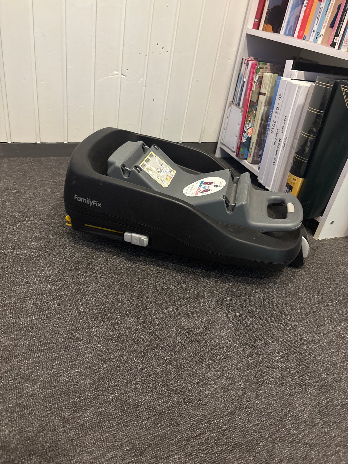 Maxi-Cosi Pebble autostoel met FamilyFix base, Ophalen, Autogordel of Isofix, Gebruikt, Slaapstand