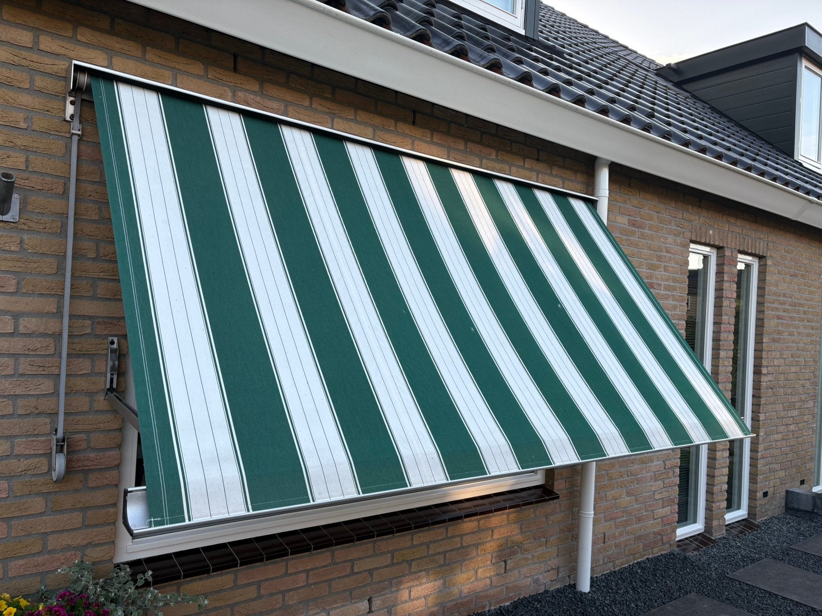 Zonnescherm, Tuin en Terras, Zonneschermen, 150 tot 300 cm, Ophalen, Zo goed als nieuw, Knikarmscherm