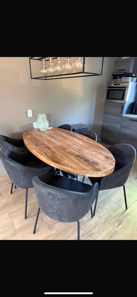 Mango hout tafel met stoelen, Huis en Inrichting, Tafels | Eettafels, Ophalen, 100 tot 150 cm, 200 cm of meer, Zo goed als nieuw