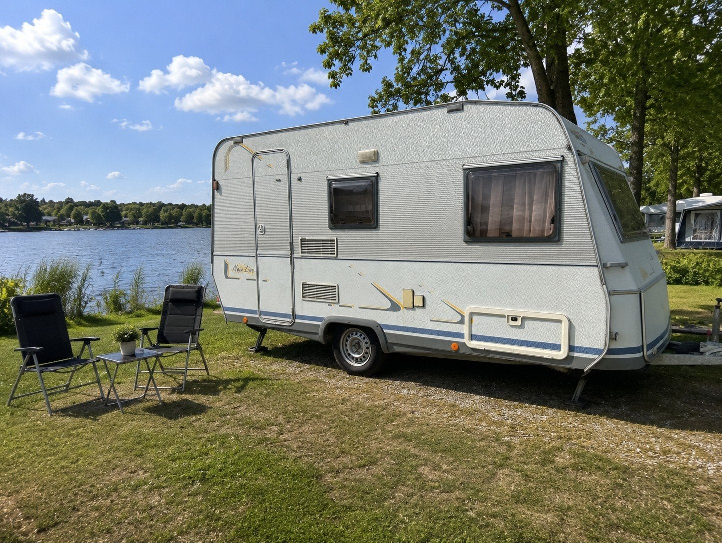 Dethleffs New Line, Nette en degelijke caravan met voortent, Caravans en Kamperen, Caravans, Particulier, tot en met 4, Standaardzit